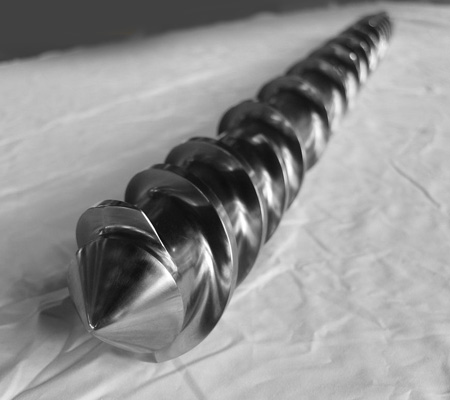 Rubber extrusion screw